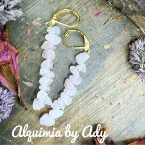 Gold and pink stones dangle earrings